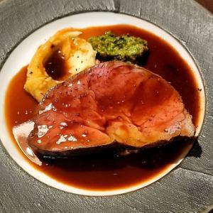 Homemade ROAST BEEF with a focus on origin and cut