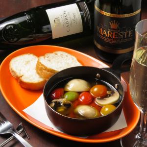 Mushroom and Tomato Ajillo