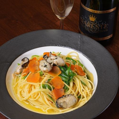 菜餚種類繁多,從開胃小菜到肉類菜餚和義大利麵應有盡有。