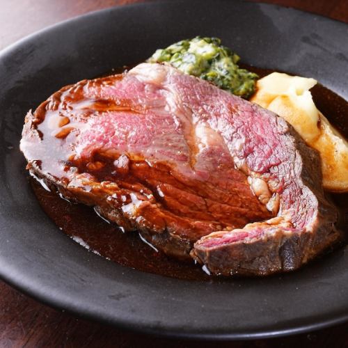 精選產地和部位的牛肉,精心製作而成的自製烤牛肉