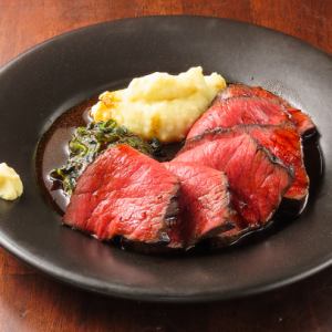 産地と部位にこだわる！自家製ローストビーフ