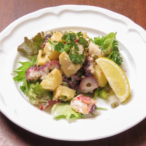 タコとじゃが芋のサラダ