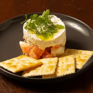 サーモンとモッツァレラチーズのタルタル