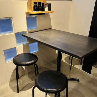 総席数は21席とゆったり落ち着ける空間です◎2～3名様席は1つ！