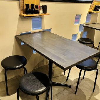 2～4名様席は1つございます！