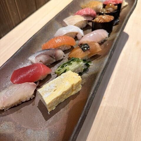 <ランチ>にぎり15貫(吸物・アイス付)