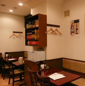 차분한 테이블 석 ♪