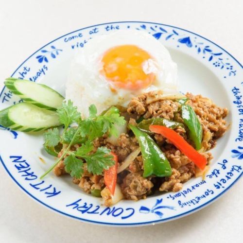 Gapao rice (with soup)/Khao man gai (with soup) each