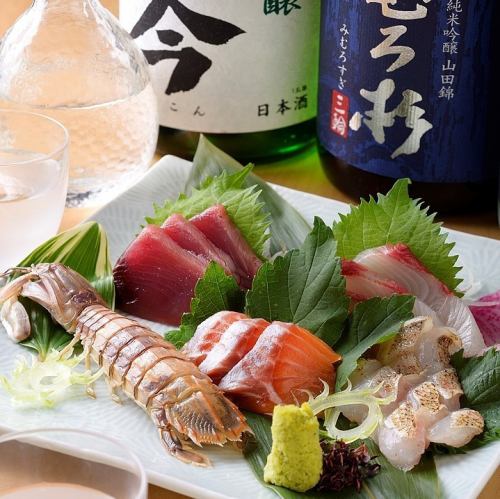 Natural seasonal fish sashimi selected by a connoisseur fish shop in Yanagibashi Market