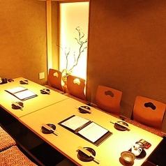 A relaxing space filled with Japanese atmosphere.The moderate lighting creates a great atmosphere.