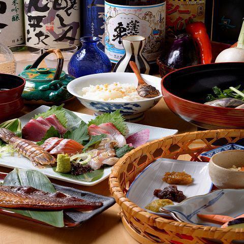 We have a variety of private rooms with a Japanese atmosphere, accommodating 8 to 20 people.