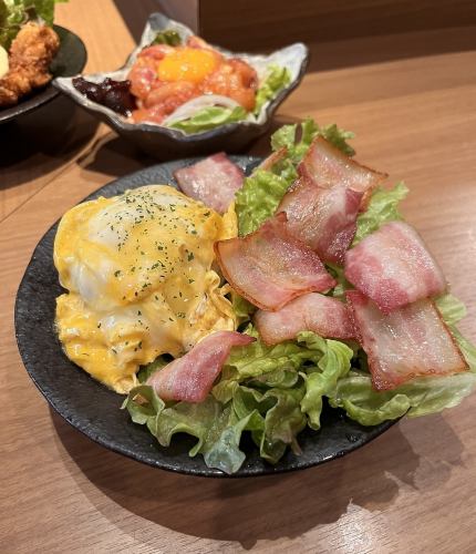 《激うま》とろっとろ卵のベーコンポテサラ