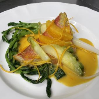 Lunchtime only: [E] Lunchtime Fish Course: 4,180 yen (tax included)