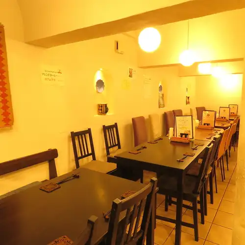 どんなシーンでも使える店内