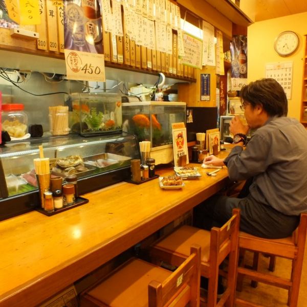 It is a nice place for Kintaro who can casually visit us alone ♪ Enjoy a conversation with a shop owner at a counter seat, a cup of freshly baked yakitori and draft beer ♪