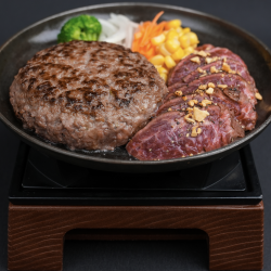 とろけるハンバーグと熟成ハラミステーキのコンボSサイズ[100g/80g]セットCombo