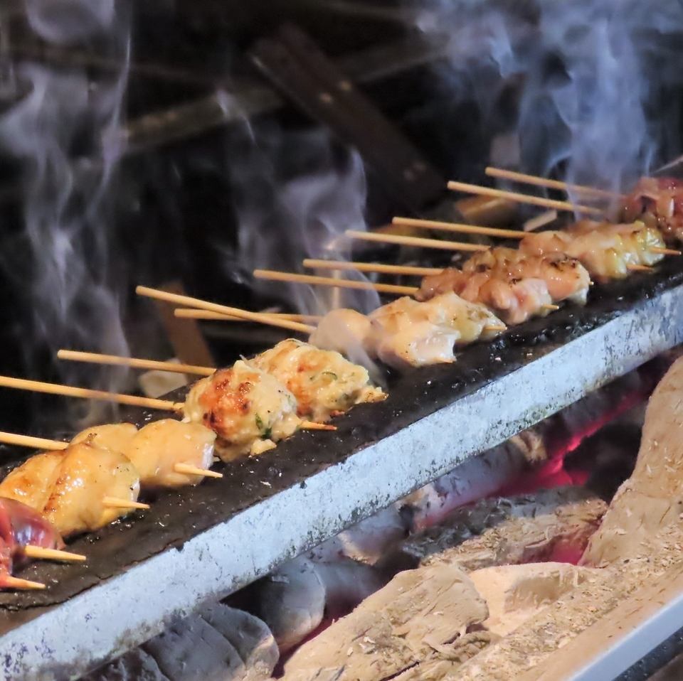 A restaurant where you can enjoy yakitori grilled with special Bincho charcoal, Imabari's specialty teppanyaki, and deep-fried skewers