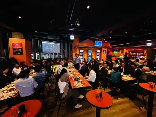 30 명에서 최대 120 명의 전세를받습니다!