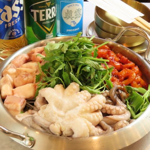 Enjoy the luxurious taste of Korea with Nakgopsae hotpot