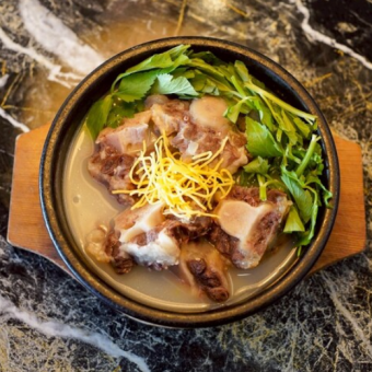 牛テールスープ