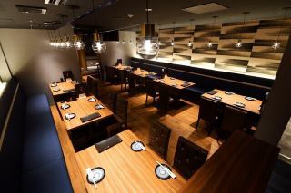 [Groups are also welcome!] Enjoy your meal in a modern Japanese space.