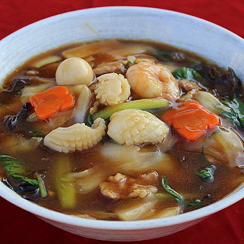 Cantonese noodles (gomoku soba)