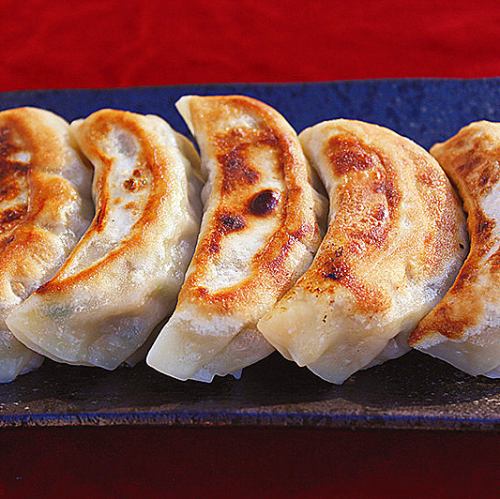 手作り焼き餃子（4個）