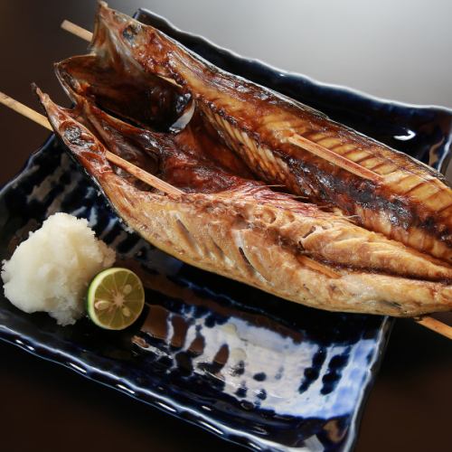 Salt-grilled fatty mackerel