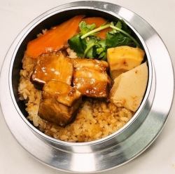 大和豬肉燜鍋飯