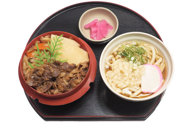 와규 야키니쿠 솥 메시 도시락 + 미니 우동 세트