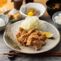 鶏の唐揚げ　～塩レモンソース～