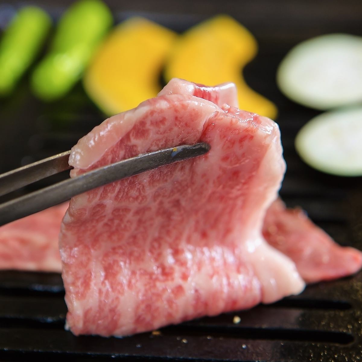 We confidently deliver the highest quality branded beef, including Omi beef and Kuroge Wagyu beef.