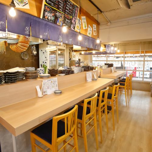 The cute interior is perfect for Umeda's girls' night out and banquets♪