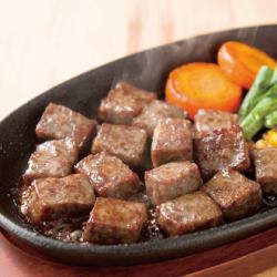 【鉄板焼きの定番】特上牛コロステーキ