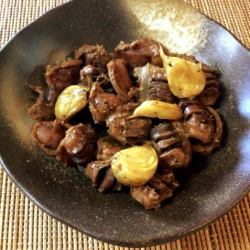 砂肝の白ワイン煮込み