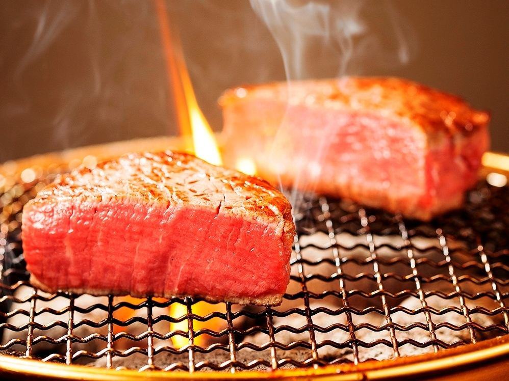 炭火で焼くから美味しさ倍増！牛角のおいしいお肉をぜひ♪