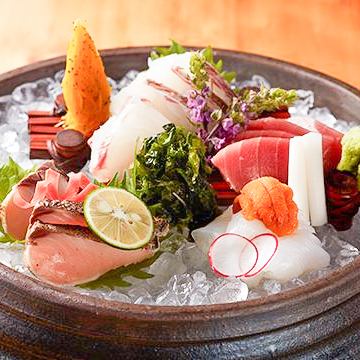 Specialty!! Assorted sashimi!! (one serving)