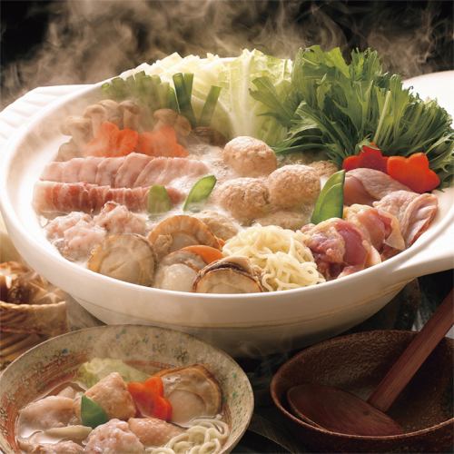 Delicious! A variety of authentic hot pots available for <a la carte/banquet>◎