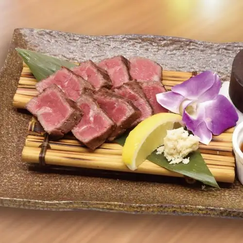おきなわ和牛モモ肉の炙り焼き