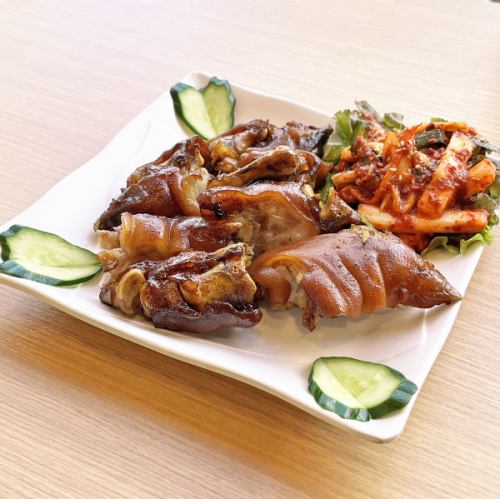 왕 돼지 발 세트 (상추 포함)