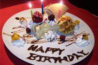 お誕生日など主役の方にバースデープレートの無料サービス♪