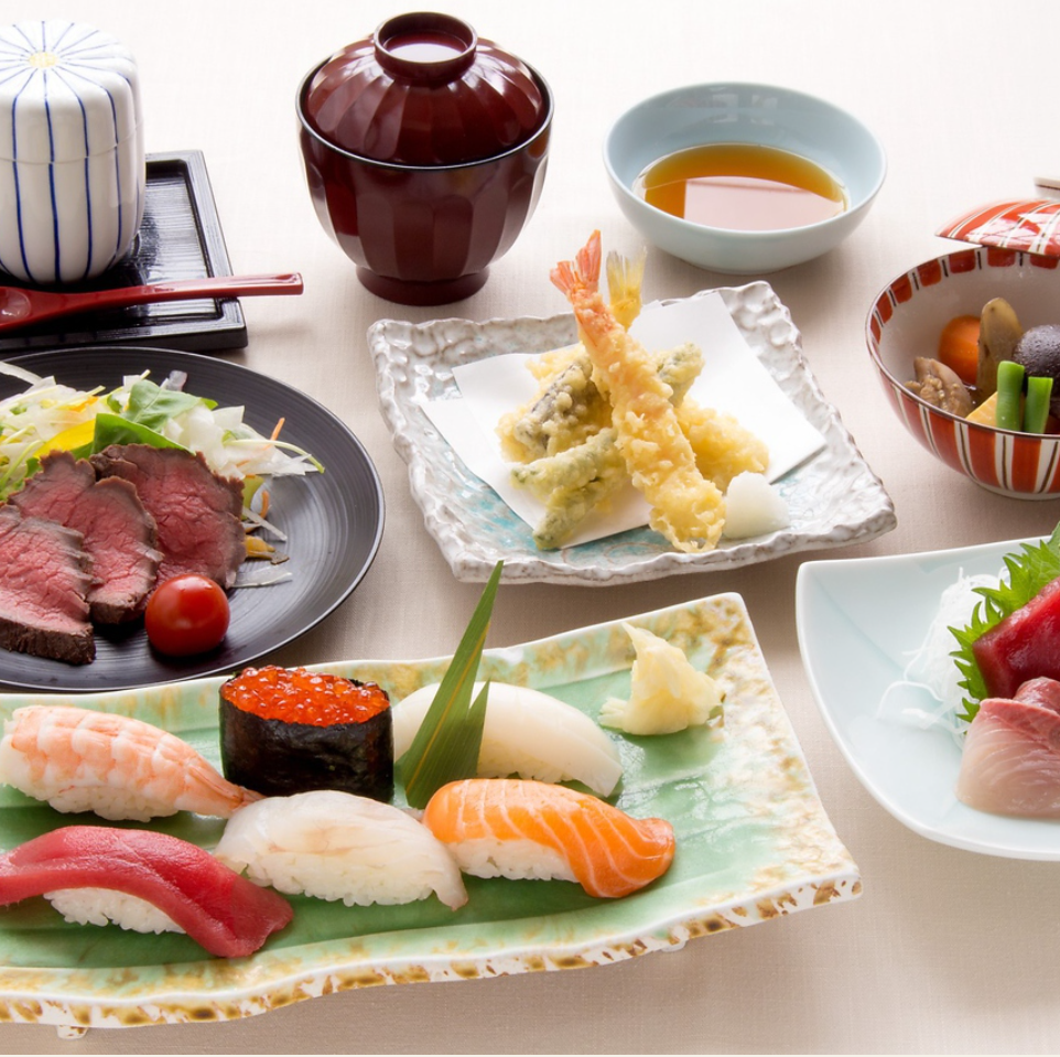 潮騒－しおさい－】 刺身や天ぷら、ローストビーフに鮨6貫。海の香り