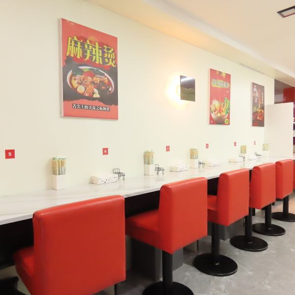 店内には様々な調味料が用意されております
