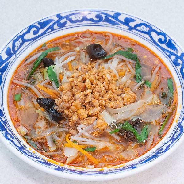 料理長渾身の一杯！濃厚な練りごまの風味とピリ辛肉みそが絶妙に絡み合う病みつき至高の担々麺◎