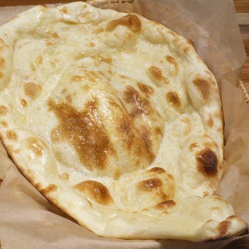 Charcoal-grilled naan with a diameter of 30 cm ★