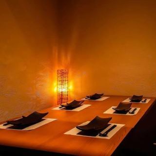 和の趣き溢れる店内は大人の為の落ち着いた雰囲気となっております。10名様までご利用可能な完全個室は本厚木での接待や女子会、合コンなど各種宴会に最適なプライベート個室空間♪お得な宴会コースプランもご予算に合わせて3000円~ご用意。誕生日や記念日にお得なサプライズ特典もご用意しております。