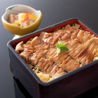 煮穴子仕立てランチ「穴子重御膳」