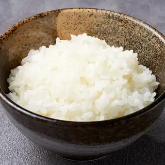 お米は新潟県産「コシヒカリ」
