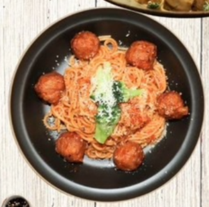 魯邦愛吃的漢堡和青花菜意麵