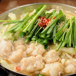 もつ鍋　（季節限定：10月中旬～2月下旬）